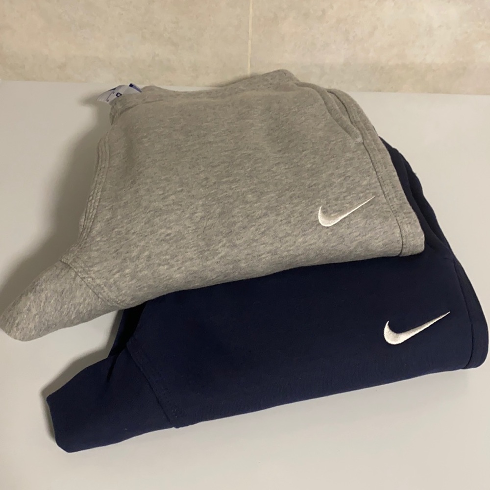 Bundle of 2  Nike joggers grey/navy men’s medium